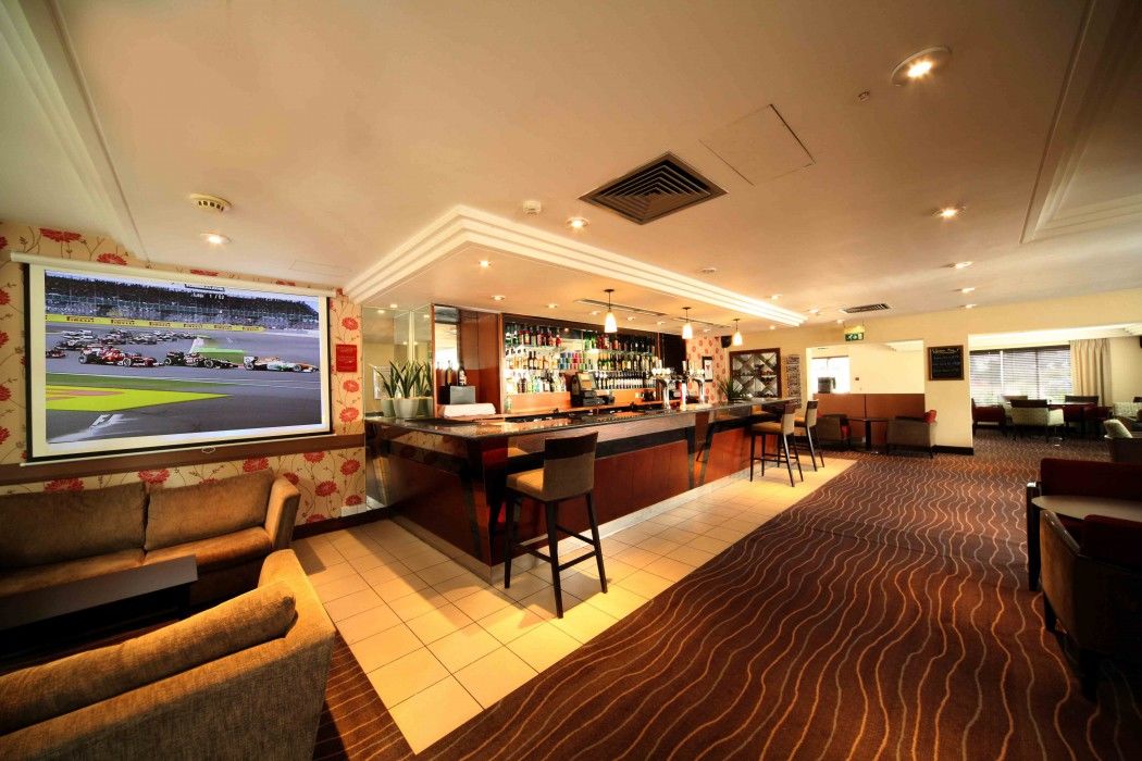 Ramada Hatfield Hatfield (Hertfordshire) Exterior foto