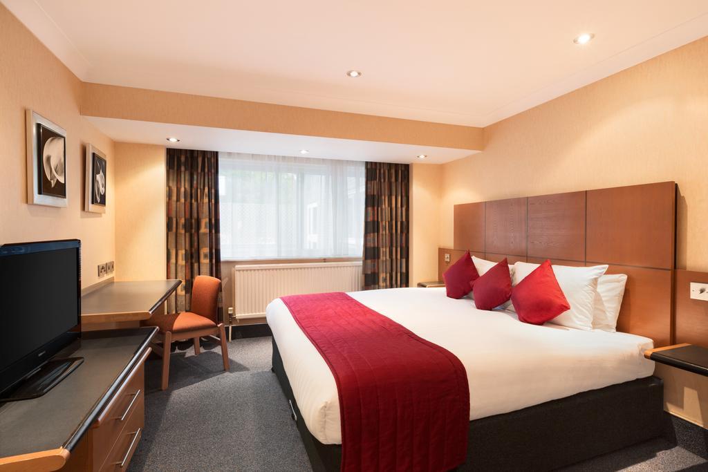 Ramada Hatfield Hatfield (Hertfordshire) Exterior foto