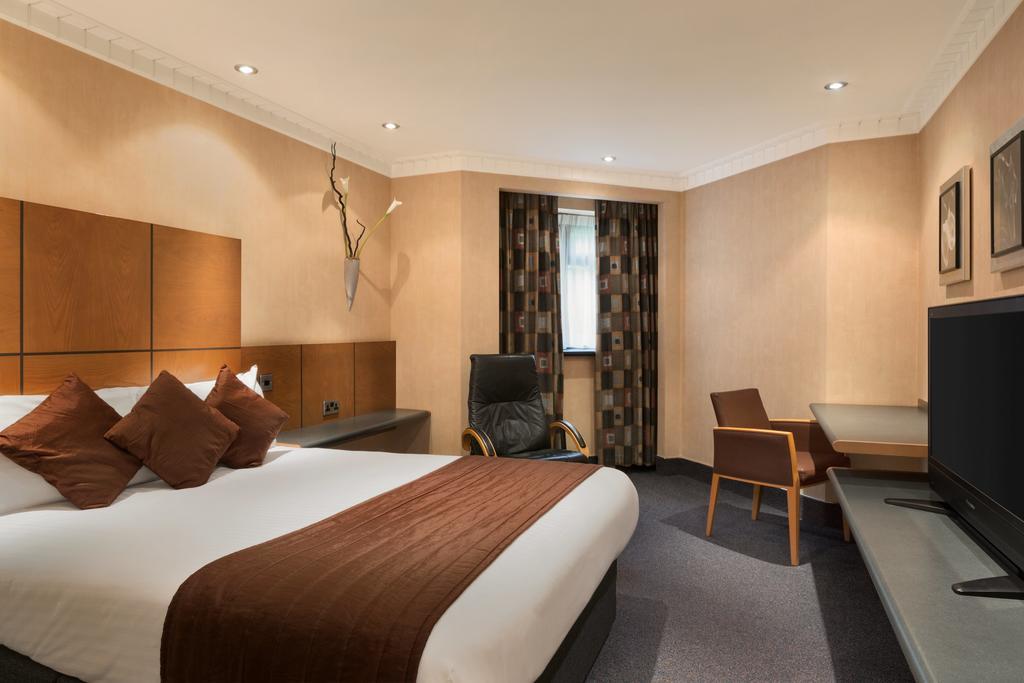 Ramada Hatfield Hatfield (Hertfordshire) Exterior foto