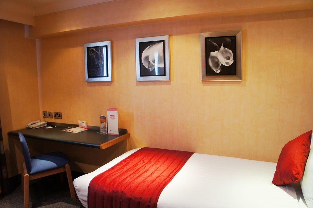 Ramada Hatfield Hatfield (Hertfordshire) Exterior foto