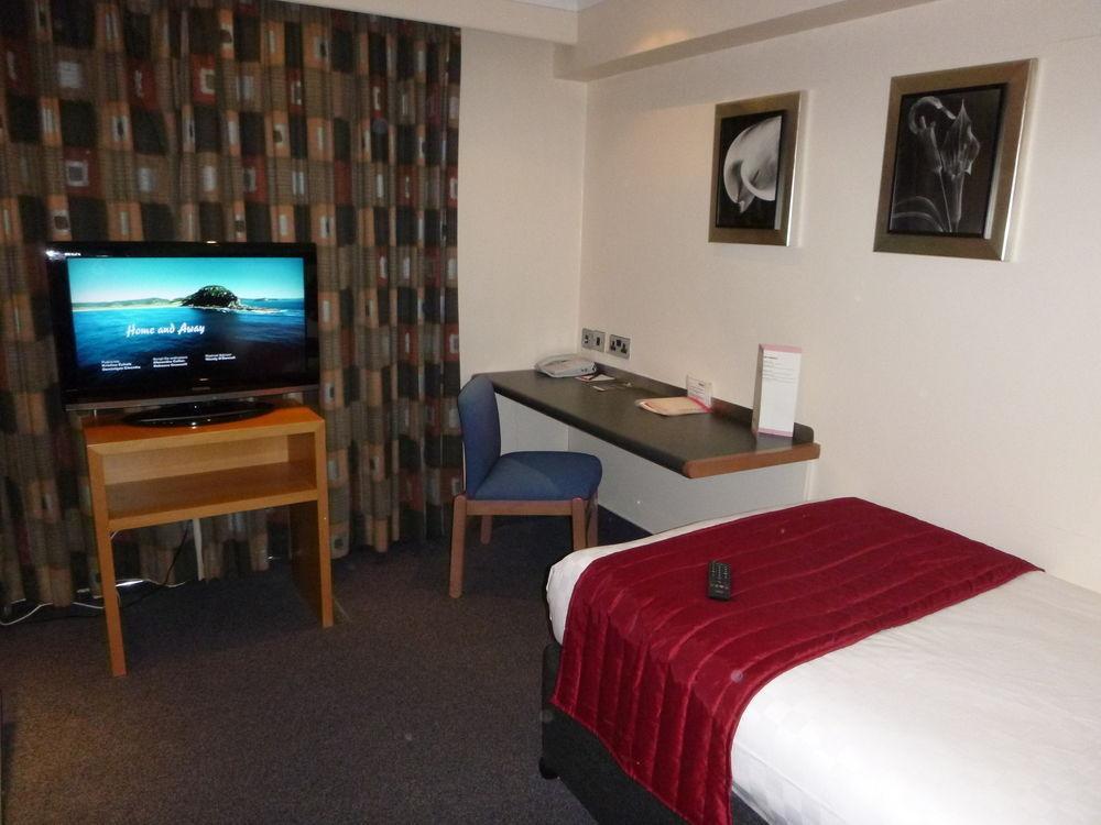 Ramada Hatfield Hatfield (Hertfordshire) Exterior foto