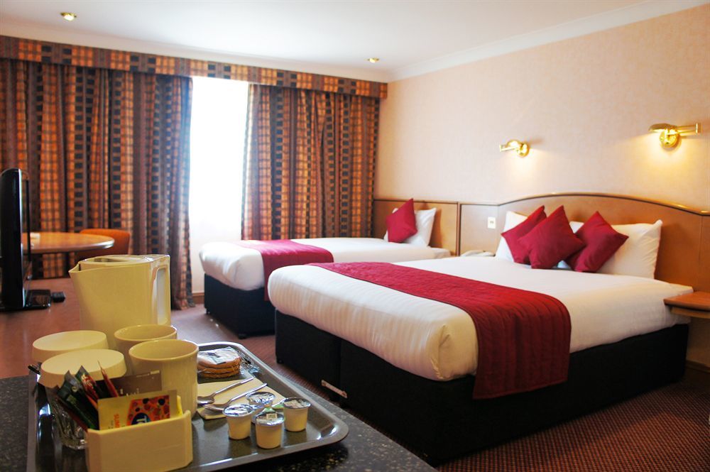 Ramada Hatfield Hatfield (Hertfordshire) Exterior foto