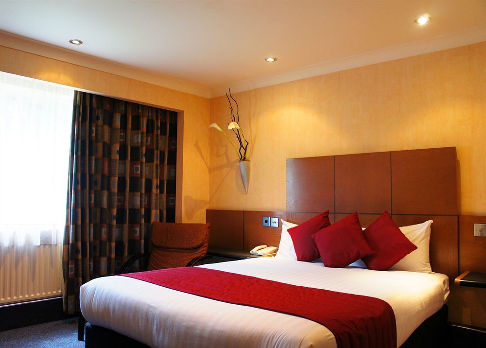 Ramada Hatfield Hatfield (Hertfordshire) Exterior foto